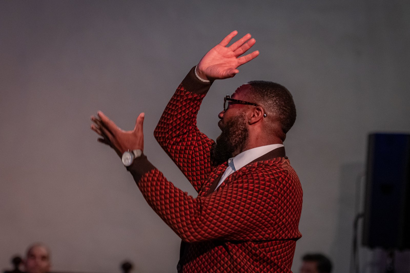 Jemero Carter leading worship